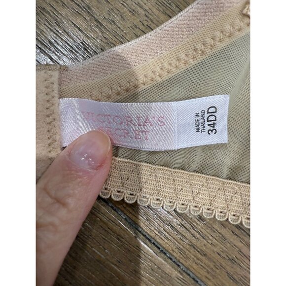 Victoria's Secret Underwire Lace Bra, size 34DD - Picture 2 of 12